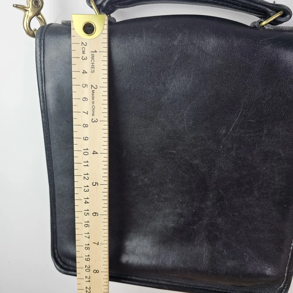 Coach Vintage Station Bag Purse Black Leather Cross body Nice‎ & Clean 1980-90's